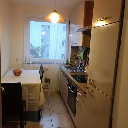 Gesamte Perfekte Lage Nahe Bahnhof/zentrum Apartment *